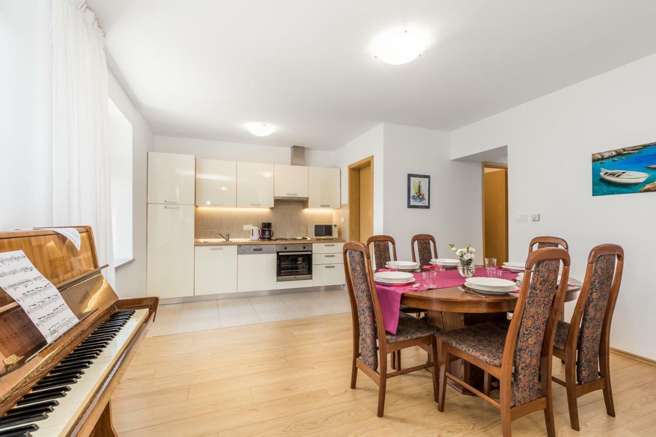 Apartment Piano リエカ エクステリア 写真